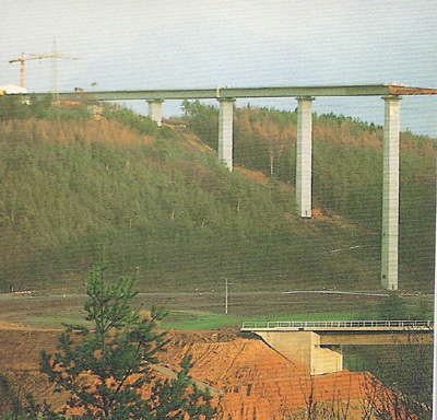 Schwarzbachbruecke_im_Bau_3_400