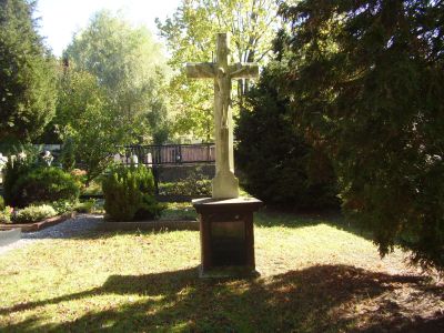 Friedhof-Kreuz-Denkmalschutz_4_400